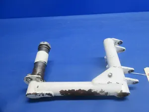 Mooney M20 / M20C LH Main Gear Spindle P/N 520002-1 (1024-2076)